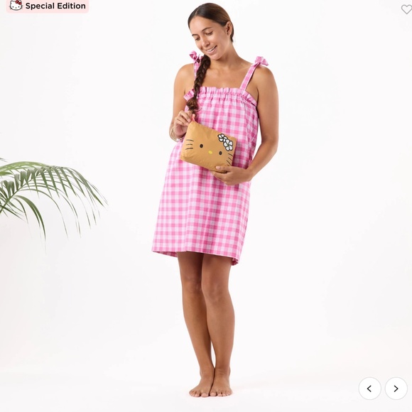 Aloha Collection x Hello Kitty Small Pouch - Picture 3 of 3